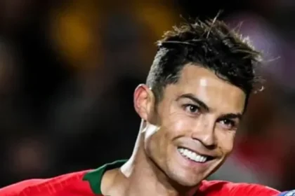 How did Ronaldo break the world record by creating a YouTube channel